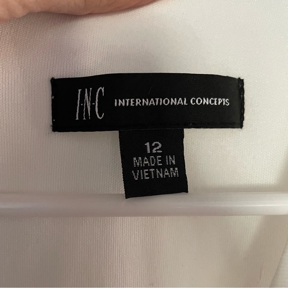 Women’s Dress - Picture 3 of 3